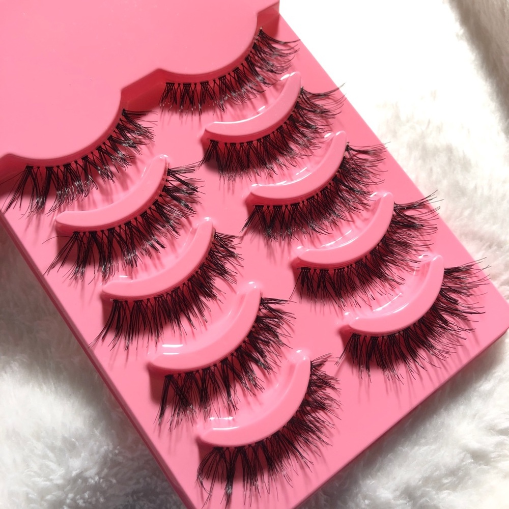 False fake eyelashes demi wispies